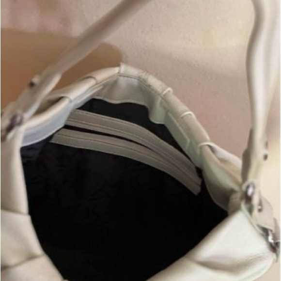 Vera Wang Purse - Picture 4 of 7